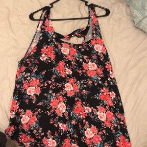 Flowy tank top with floral print